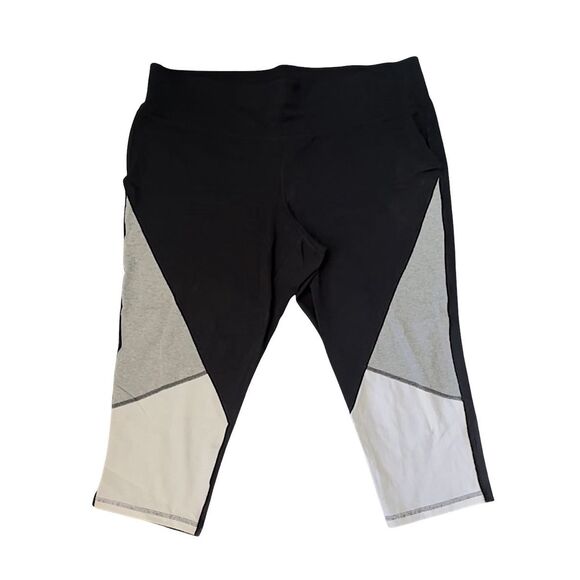 LANE BRYANT LIVI ACTIVE CAPRI LEGGING - Size 22/24  ***Item: 0698 - Picture 1 of 6